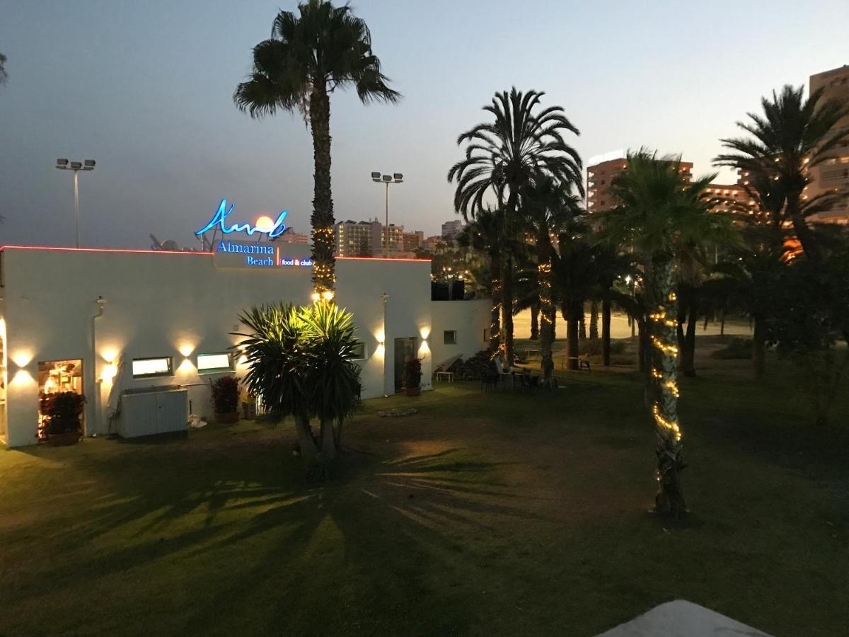 Appartement First Line, To The Beach, 1 Bed , Sleeps Benalmádena