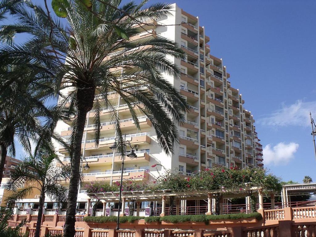 First Line, To The Beach, 1 Bed , Sleeps Appartement