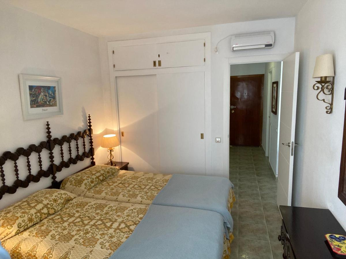 First Line, To The Beach, 1 Bed , Sleeps Benalmádena