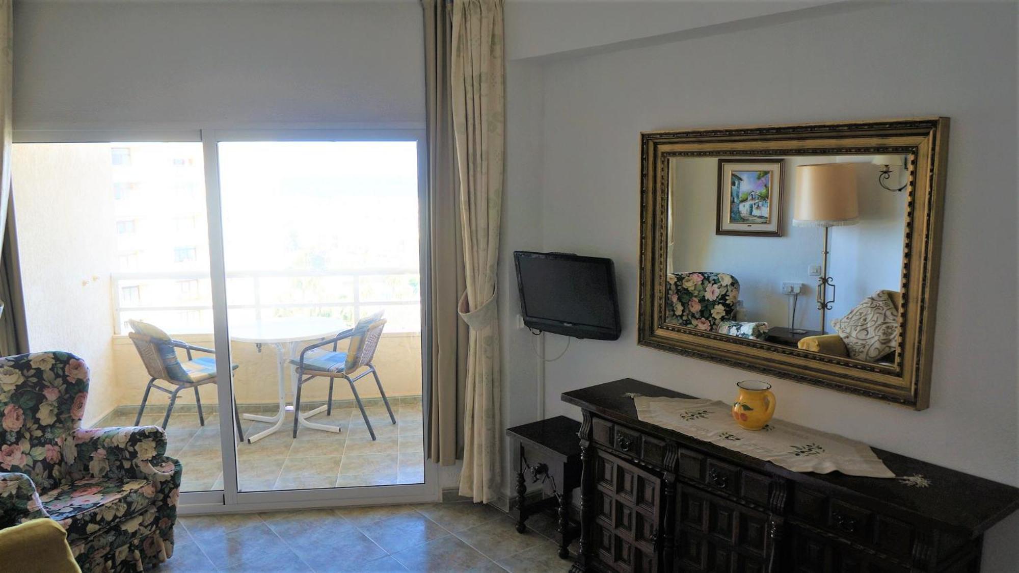 Apartment First Line, To The Beach, 1 Bed , Sleeps
